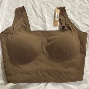 NWT SKIMS Women's Tan Seamless Bra